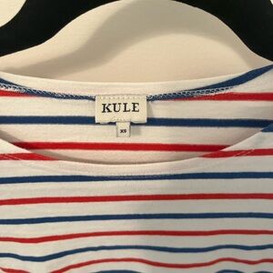 KULE THE BOYFRIEND WHITE TRUE BLUE POPPY Tee XS